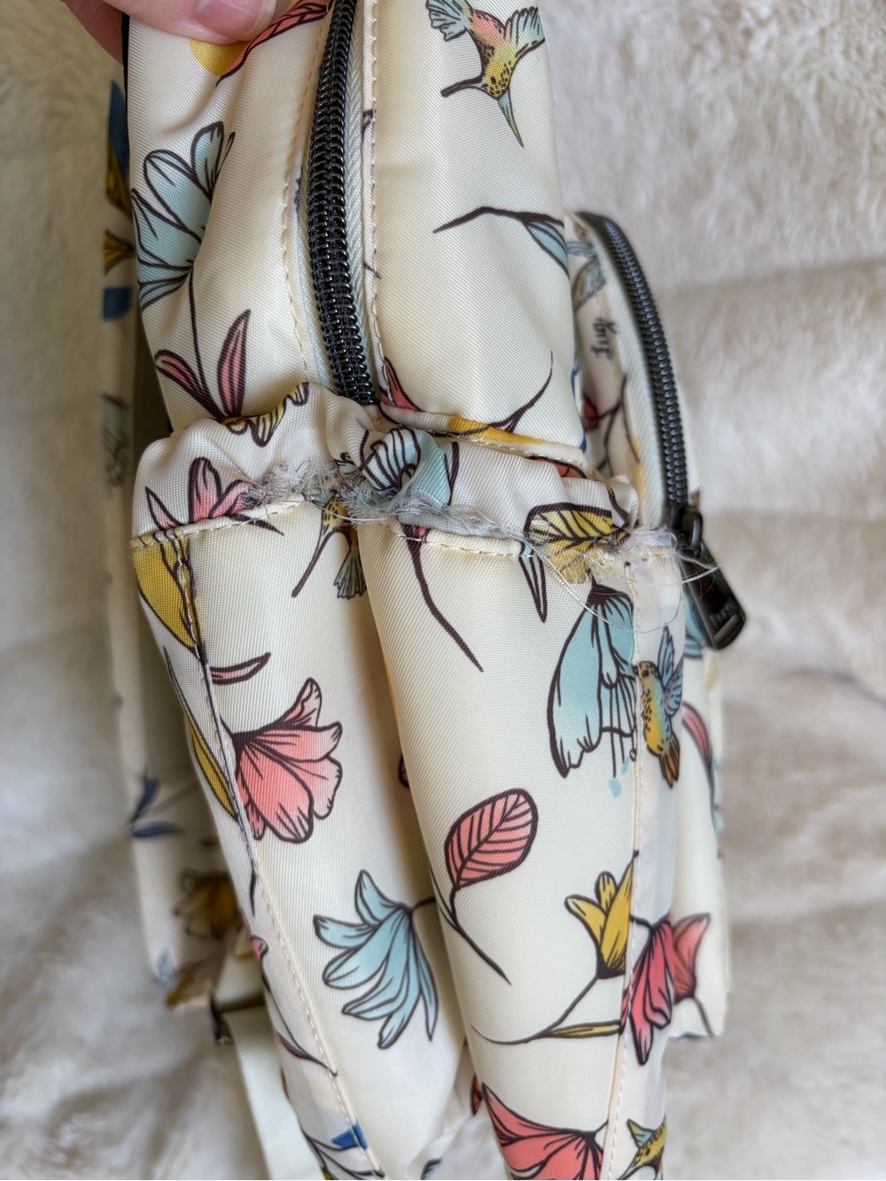 GUC Lug Roadster Backpack - Hummingbird Floral **see photos, read description** - Picture 5 of 9